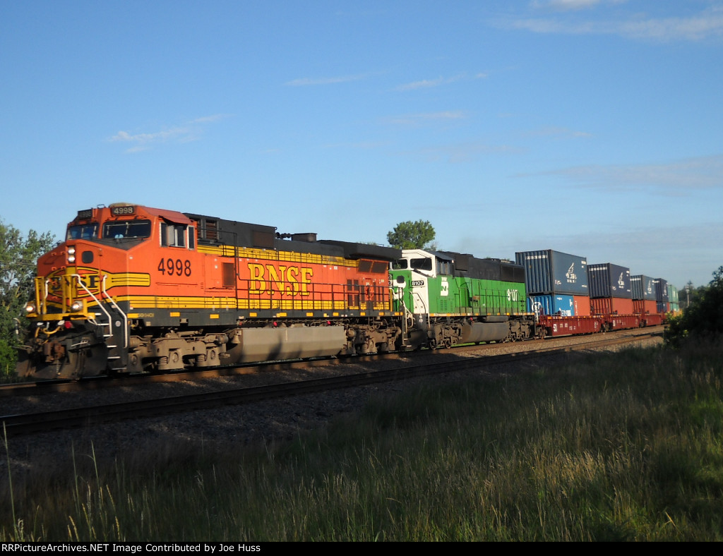 BNSF 4998 East